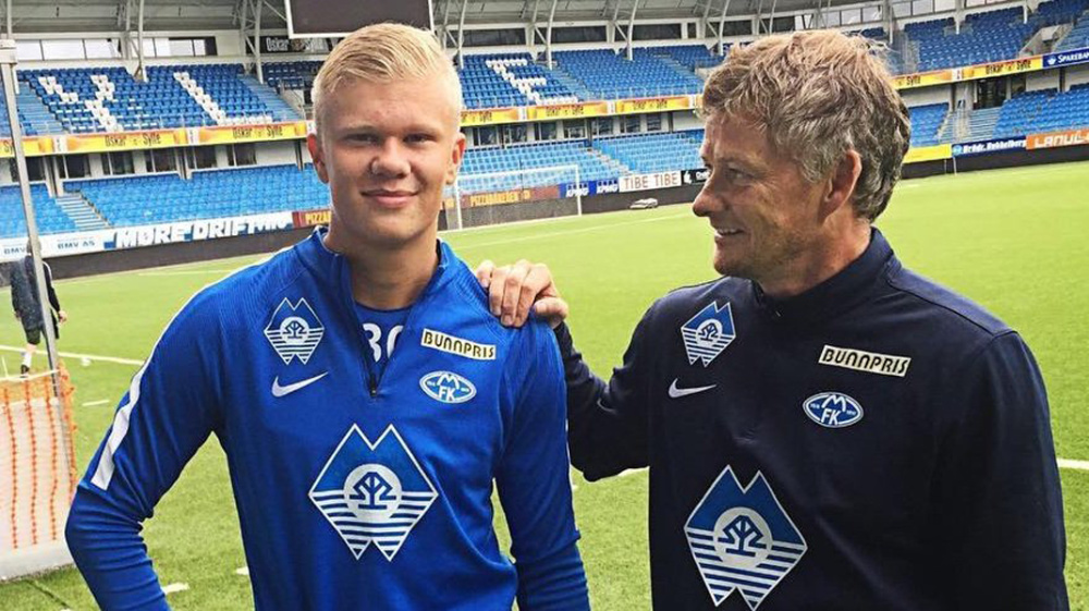 骑士新赛季表现下滑，爆冷输给马刺，主场优势助力取胜，马刺虽缺主力仍保持竞争力。