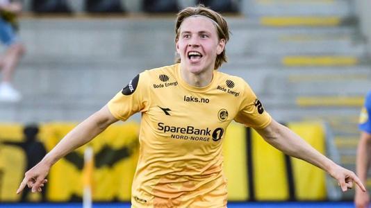 三分像打开外挂一样