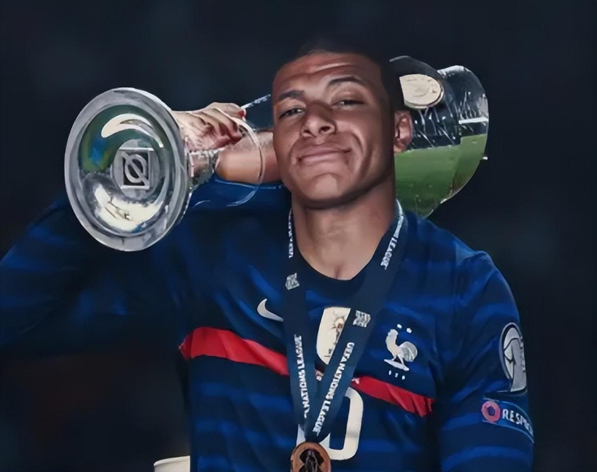 加图索：哈兰德在上半场几乎碰不到球；我们会承担责任