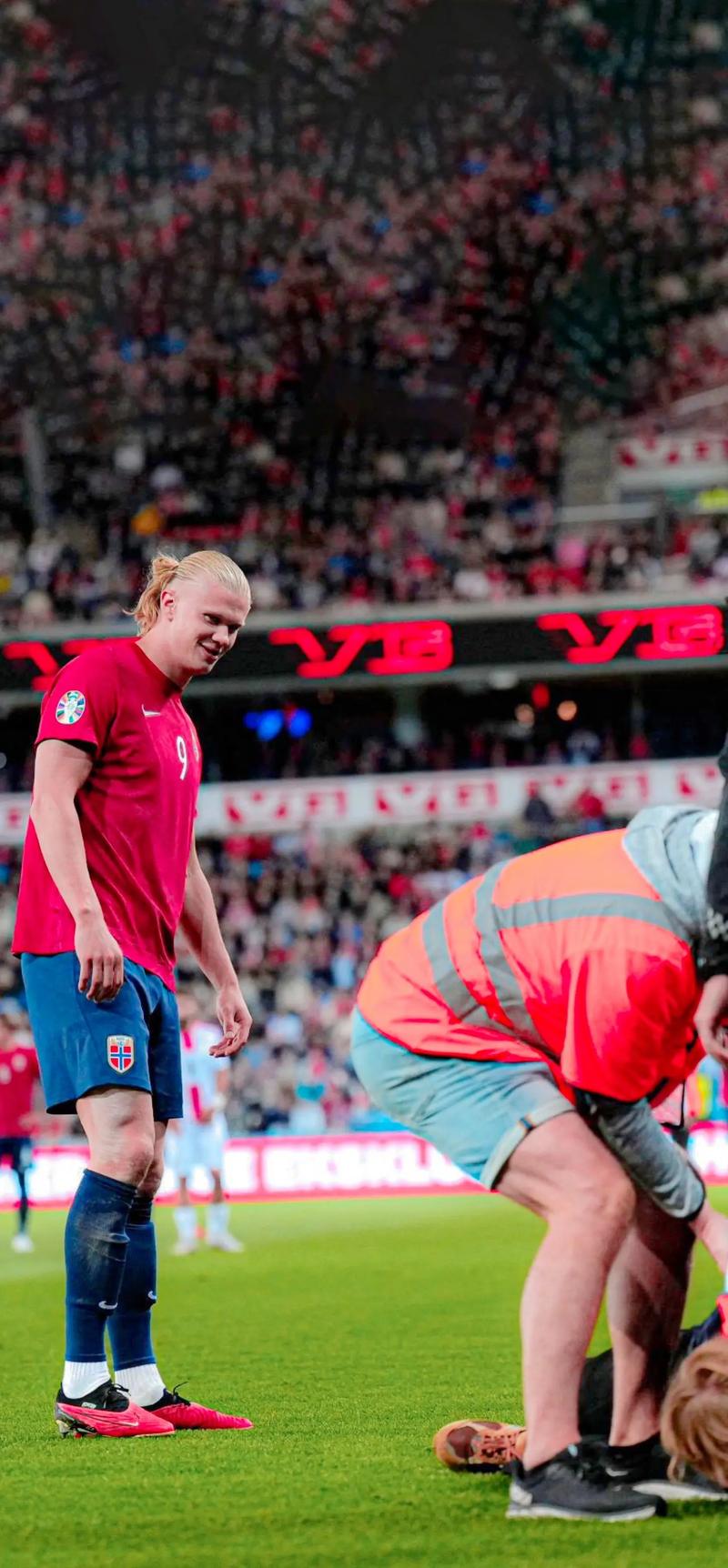 他带着伤坚持踢到最后