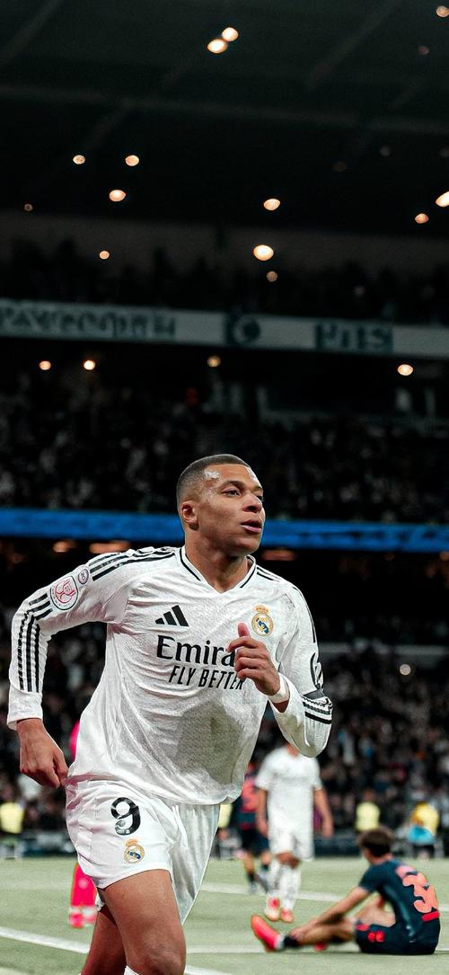 28球，B费升至葡萄牙队史射手榜第六位