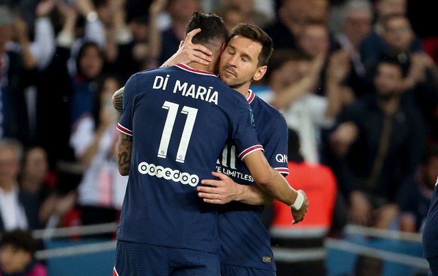 川超自贡队提前出线，奥运冠军高敏献花，全队坐摩托车巡游