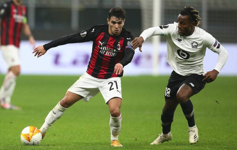 判决书：原北京人和球员陈某因多次受贿，判处有期徒刑一年半