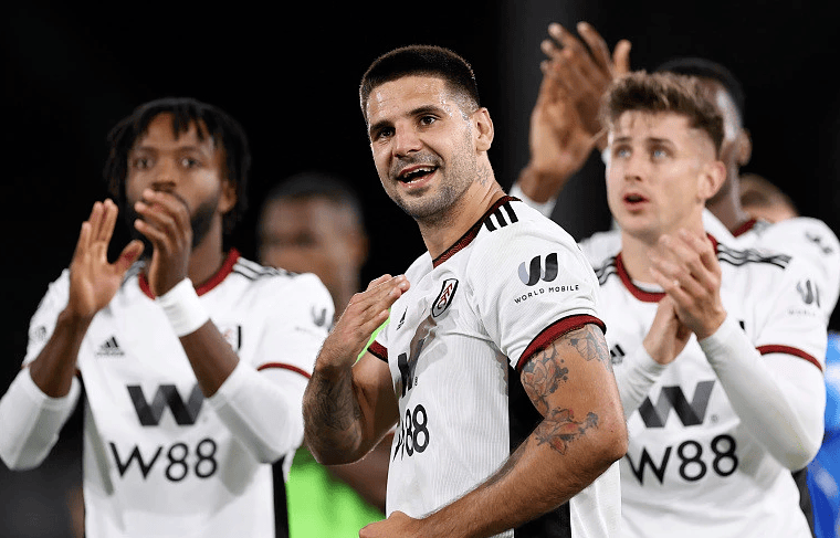 世体：巴舒亚伊因伤无缘对阵巴塞罗那，克瑙夫病愈可复出