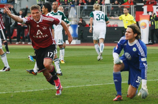 巴萨vs法兰克福首发：亚马尔、莱万出战，拉什福德替补